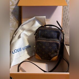 LOUIS VUITTON Amazon Crossbody Shoulder Bag Monogram Leather preowned